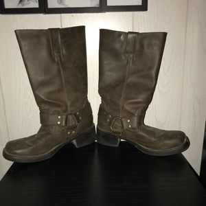 Brown riding boots size 8